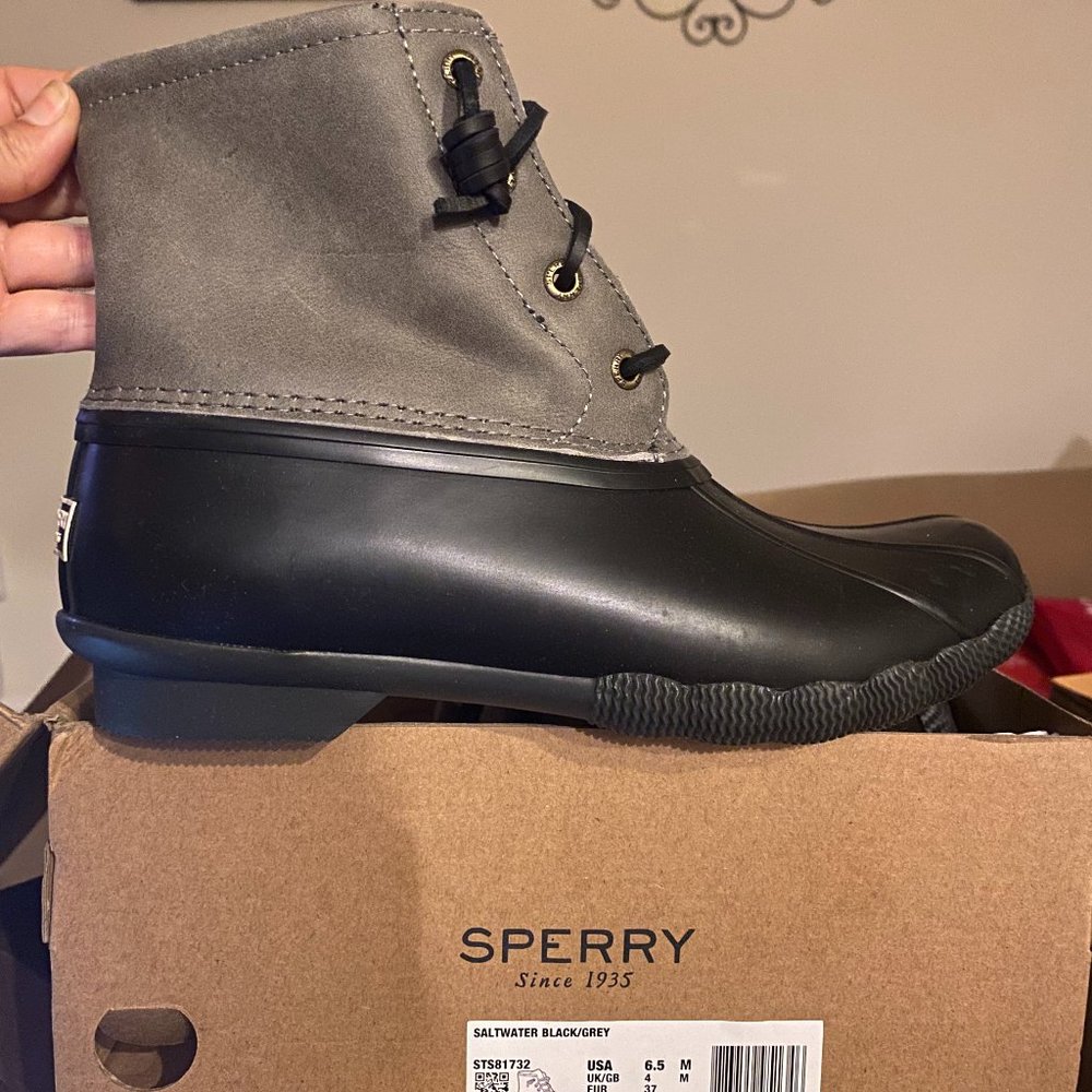 Sperry Saltwater Duck Boot Black/Grey Women's 6.5M